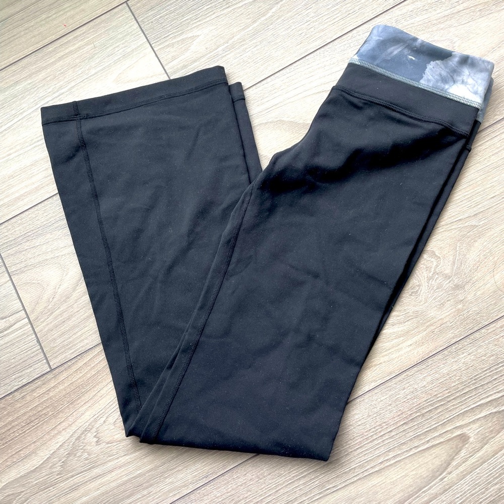 Lululemon groove pants size 4. BNWT
